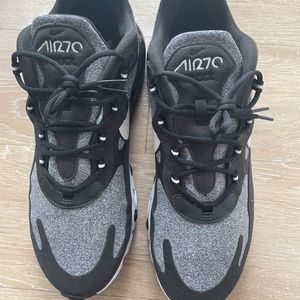 Nike Men's Air Max 270 React